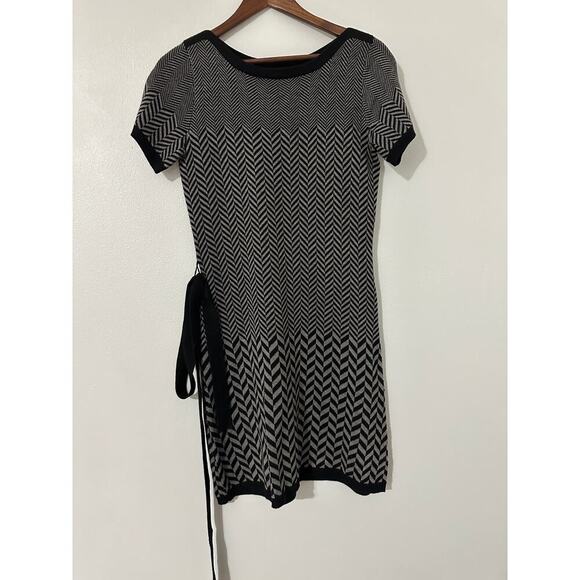 Calvin Klein Geometric Knit Sweater Dress sz Medium - Picture 1 of 2